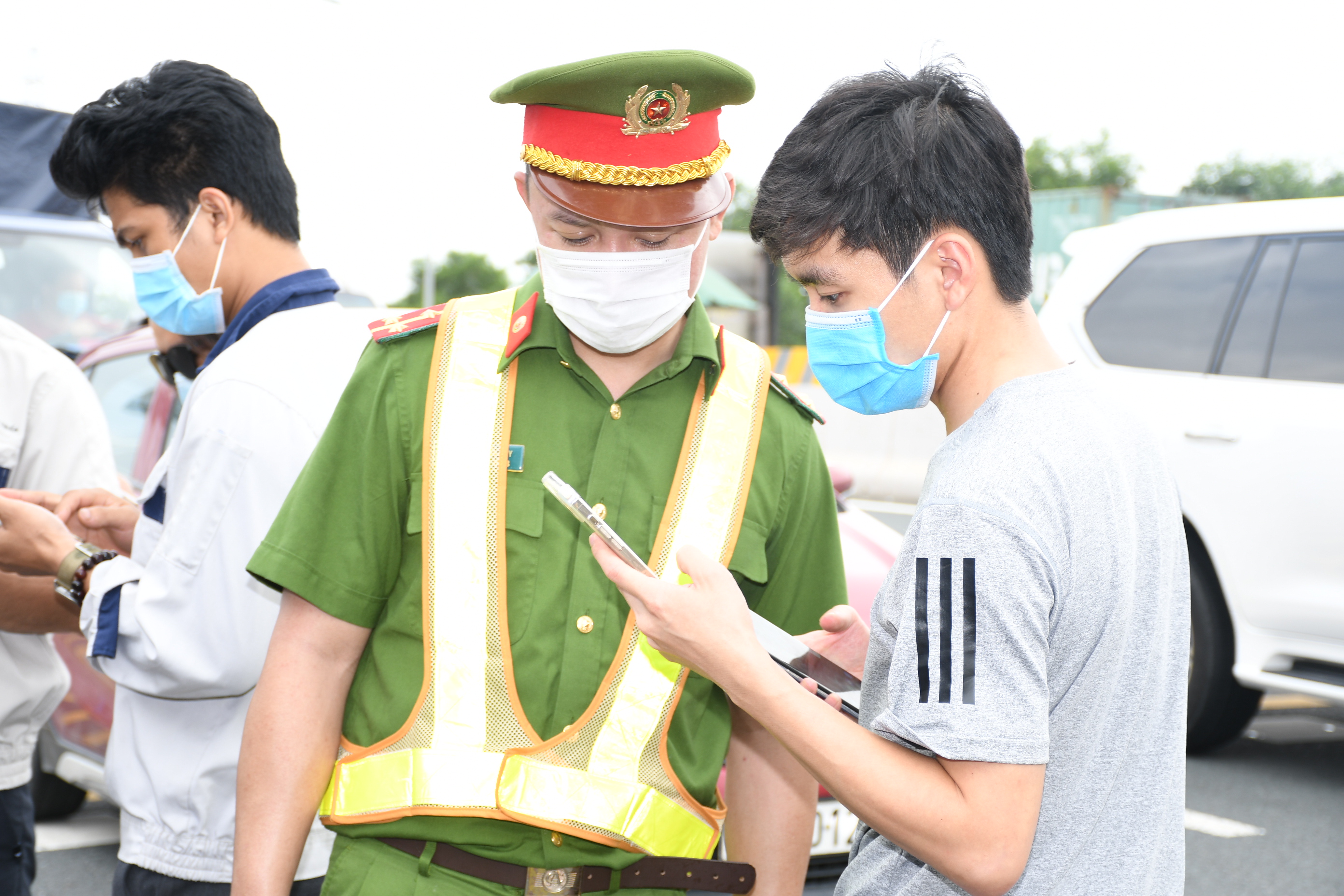 Kiểm tra, xử lý 32.532 truờng hợp vi phạm trật tự an toàn giao thông trong 9 tháng đầu năm 2021